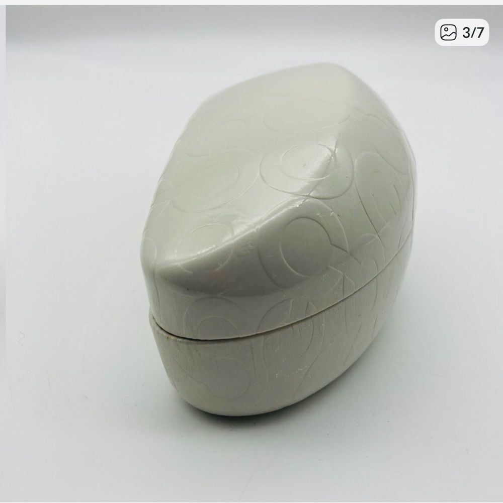 Coach Clamshell Logo Sunglasses White Case - Picture 3 of 7